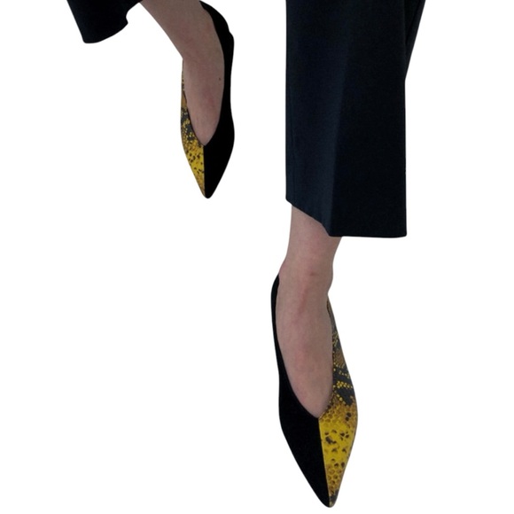 YUUL YIE Selma Pumps Sz 7.5 Yellow Python/Black - Picture 2 of 16